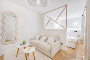 Suite luxueuse Elysee Faubourg St Honore Paris 8